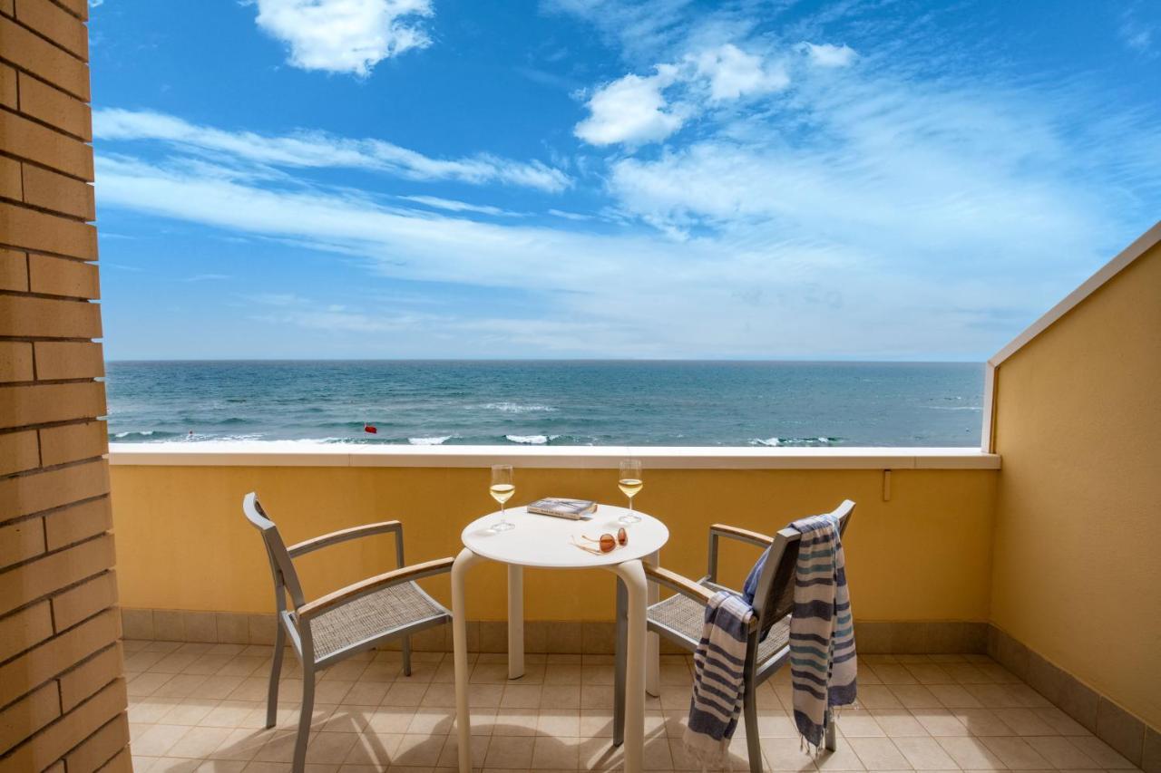 Hotel Miramare Latina Esterno foto