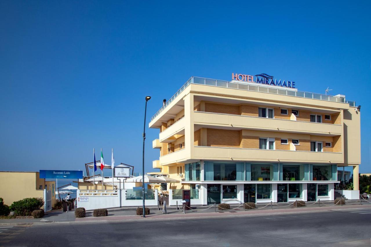 Hotel Miramare Latina Esterno foto