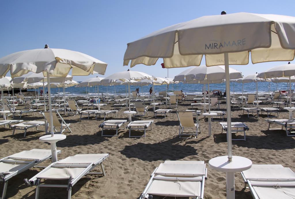 Hotel Miramare Latina Esterno foto