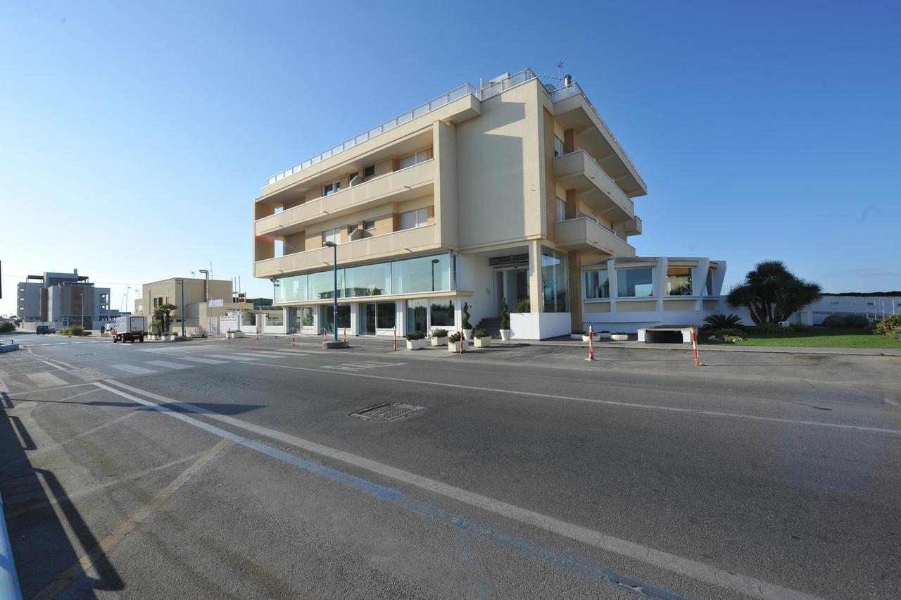 Hotel Miramare Latina Esterno foto